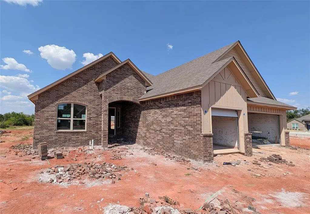 Photo 2 — 704 Siena Springs Drive, Norman, OK 73071