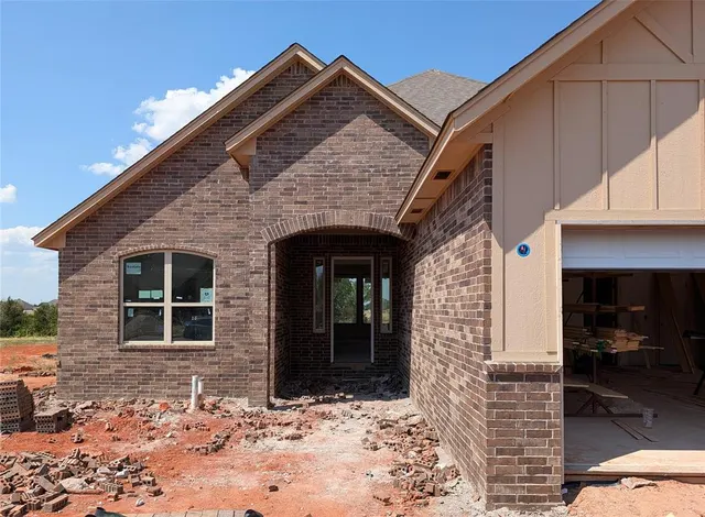 Photo 3 — 704 Siena Springs Drive, Norman, OK 73071