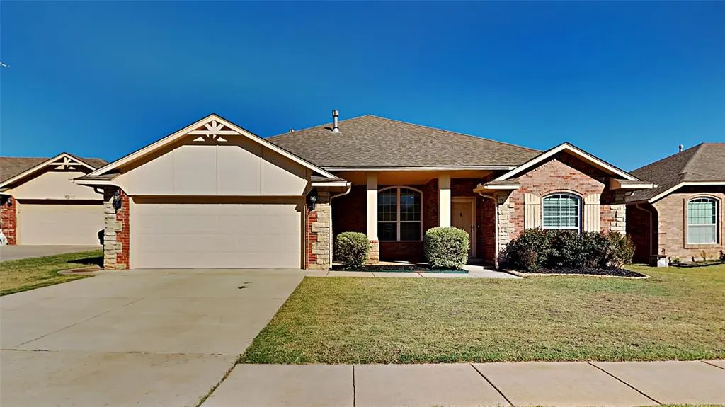 Photo 2 — 9315 Peachtree Lane, Oklahoma City, OK 73130