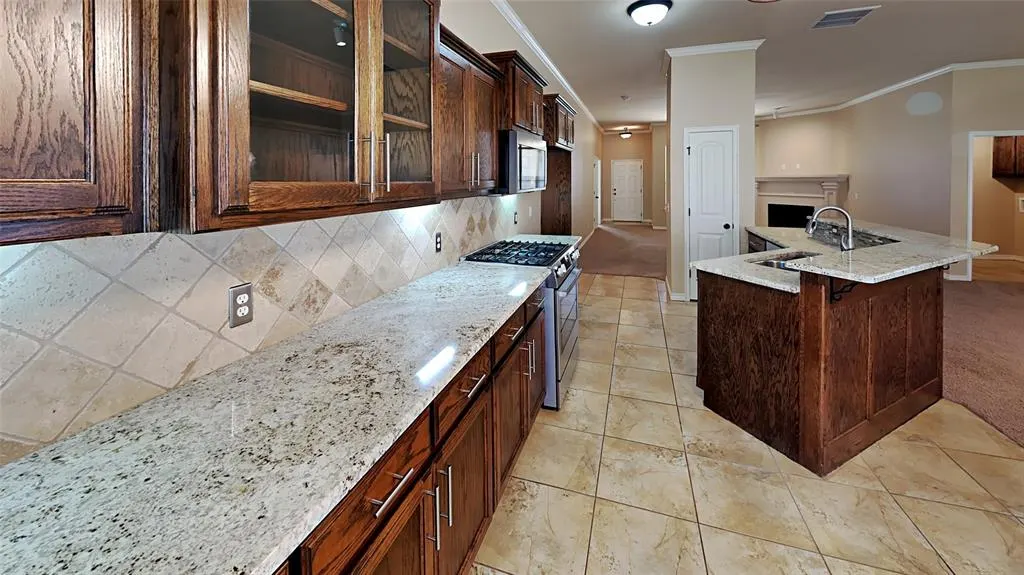 Photo 9 — 9315 Peachtree Lane, Oklahoma City, OK 73130