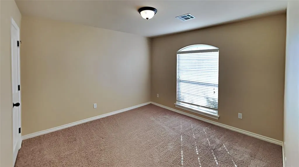 Photo 14 — 9315 Peachtree Lane, Oklahoma City, OK 73130