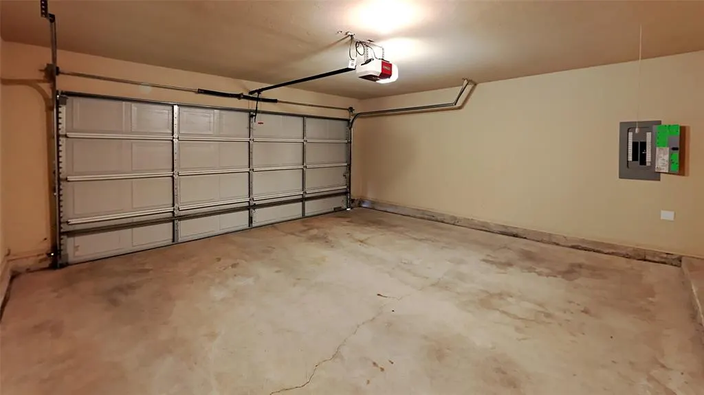 Photo 19 — 9315 Peachtree Lane, Oklahoma City, OK 73130