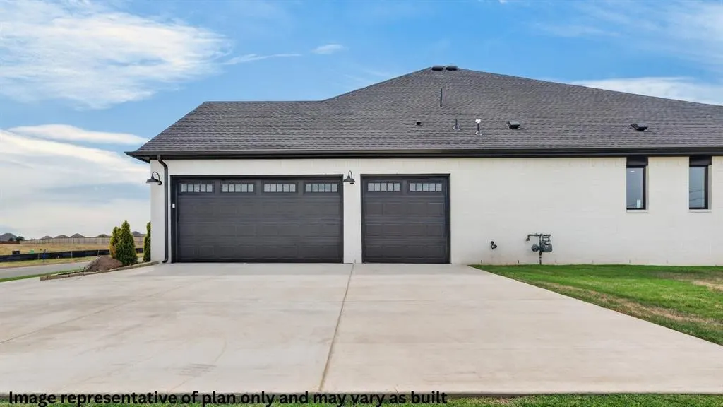 Front exterior — 9017 Hidden Meadow Drive, Edmond, OK 73007
