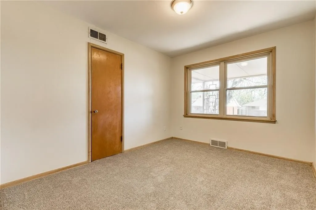 Photo 9 — 205 Tullahoma Drive, Edmond, OK 73034