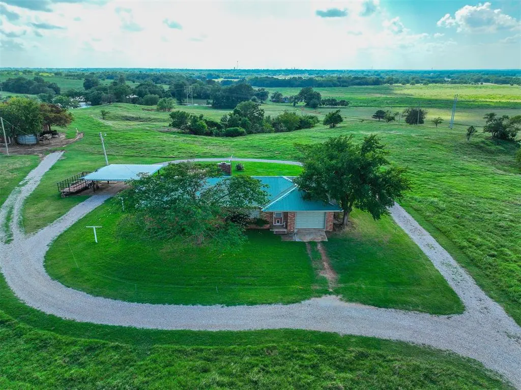 Front exterior — 26252 Highway 19, Maysville, OK 73057