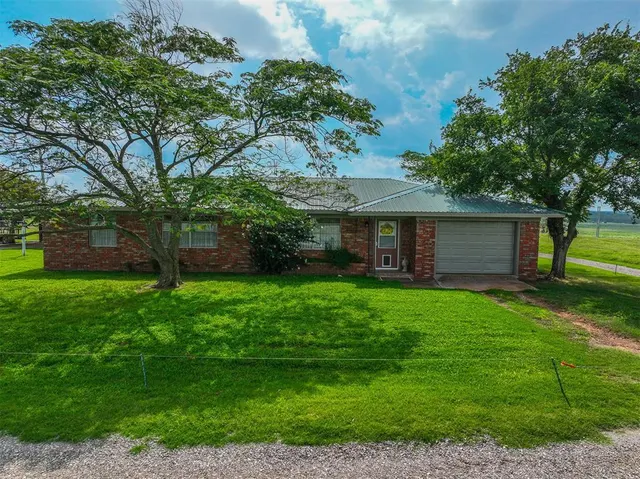 Photo 3 — 26252 Highway 19, Maysville, OK 73057