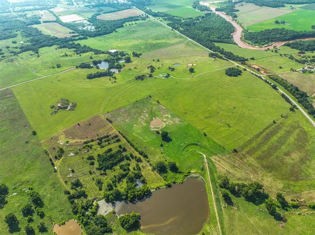 Photo 6 — 26252 Highway 19, Maysville, OK 73057