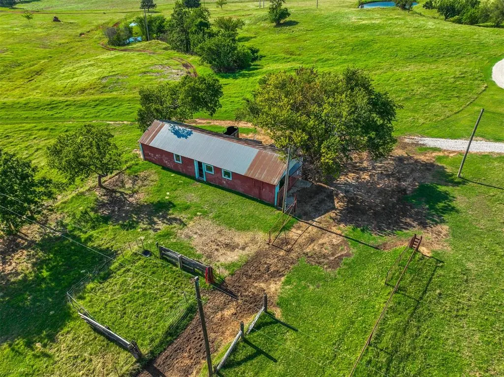 Photo 8 — 26252 Highway 19, Maysville, OK 73057
