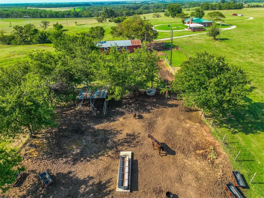 Photo 9 — 26252 Highway 19, Maysville, OK 73057