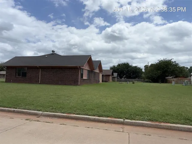 Photo 3 — 202 Redbud Drive, Anadarko, OK 73005