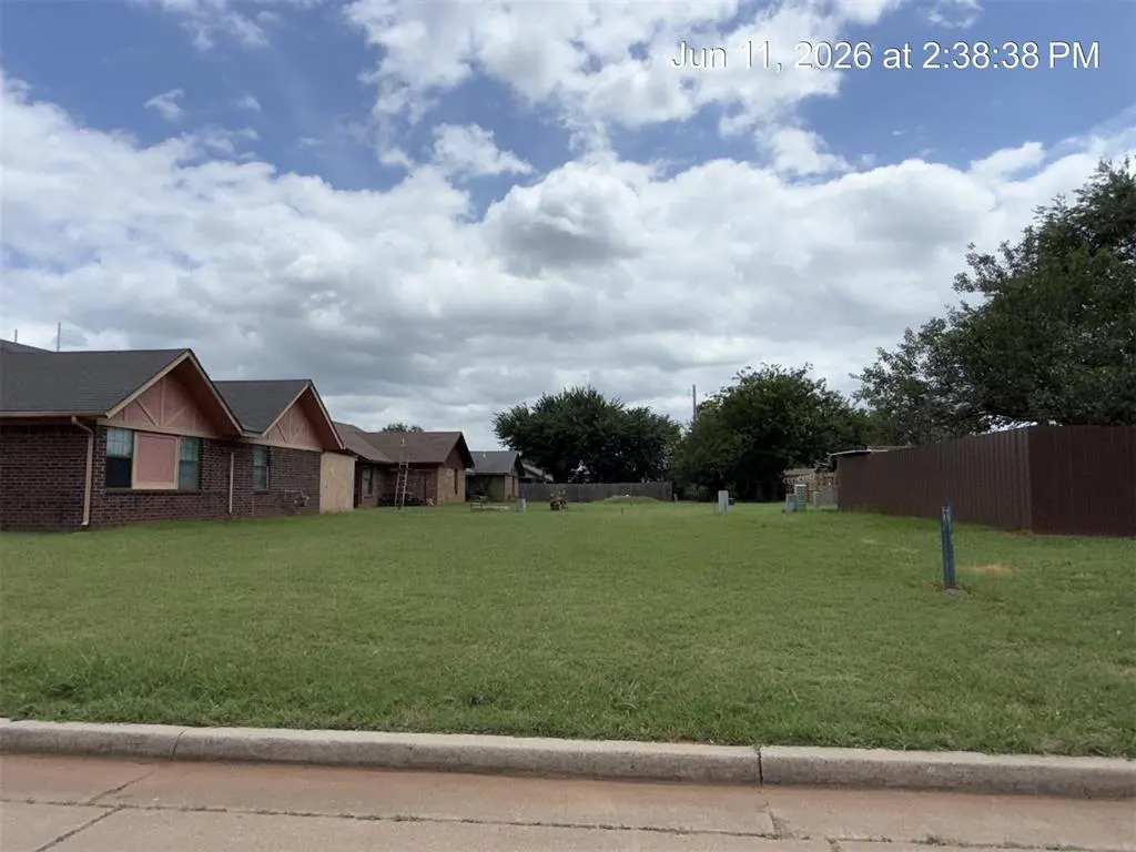 Photo 4 — 202 Redbud Drive, Anadarko, OK 73005