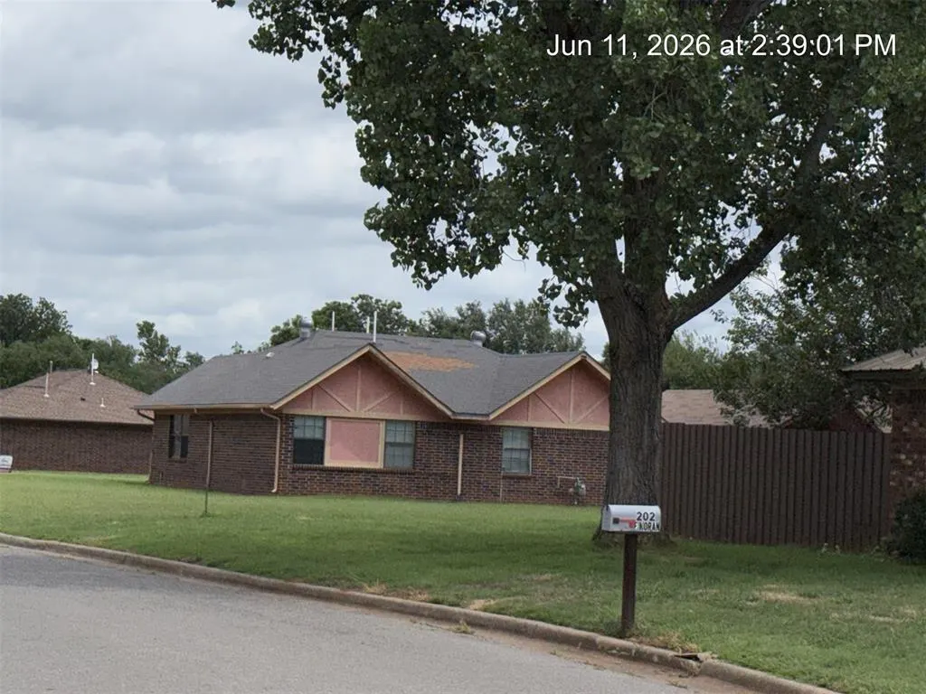 Photo 5 — 202 Redbud Drive, Anadarko, OK 73005
