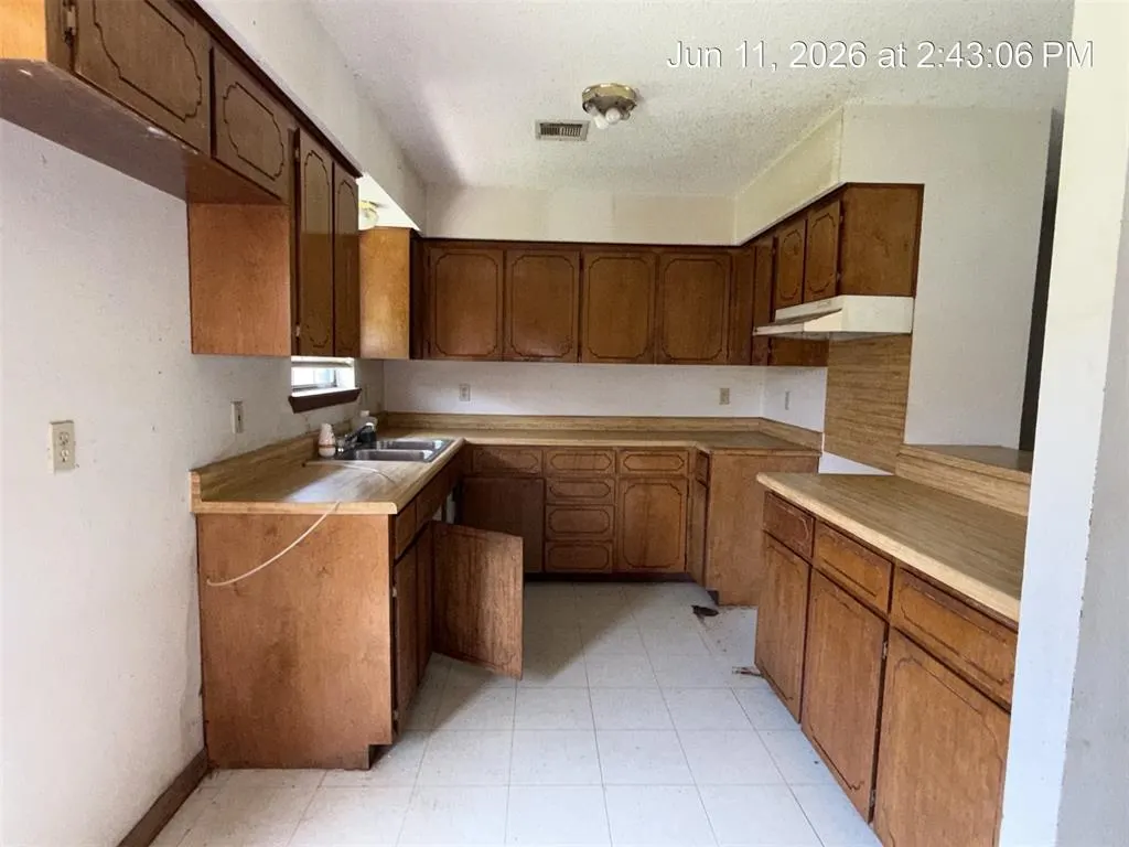 Photo 6 — 202 Redbud Drive, Anadarko, OK 73005
