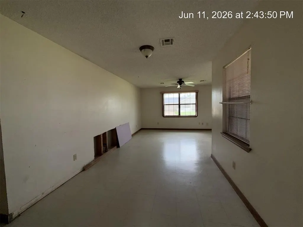 Photo 10 — 202 Redbud Drive, Anadarko, OK 73005
