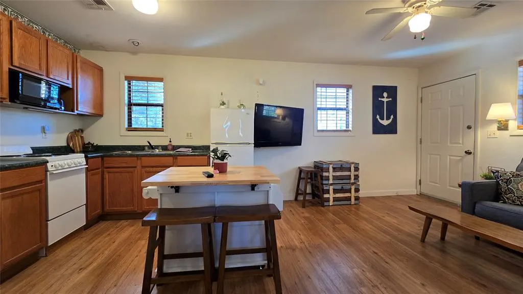 Photo 2 — 240 W French Street, Eufaula, OK 74432