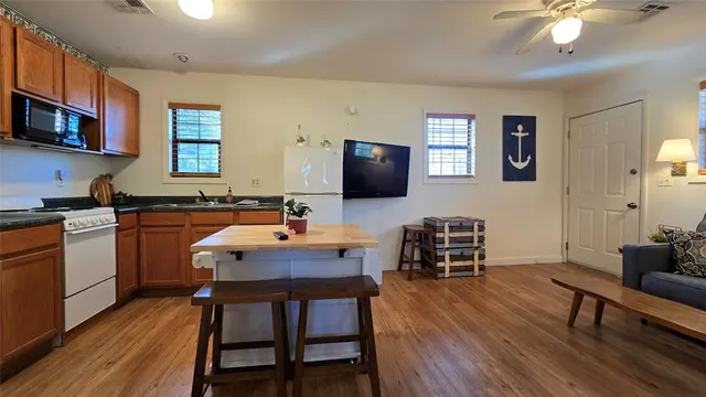 Photo 2 — 240 W French Street, Eufaula, OK 74432