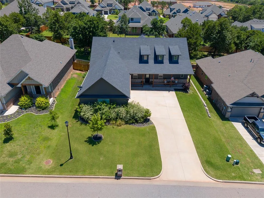 Photo 2 — 8624 Snow Court, Arcadia, OK 73007