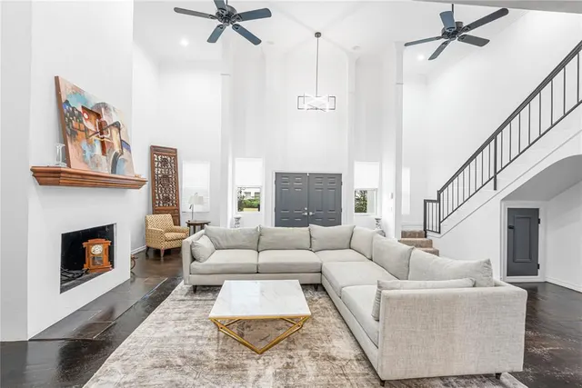 Photo 2 — 2913 Acropolis Street, Oklahoma City, OK 73120