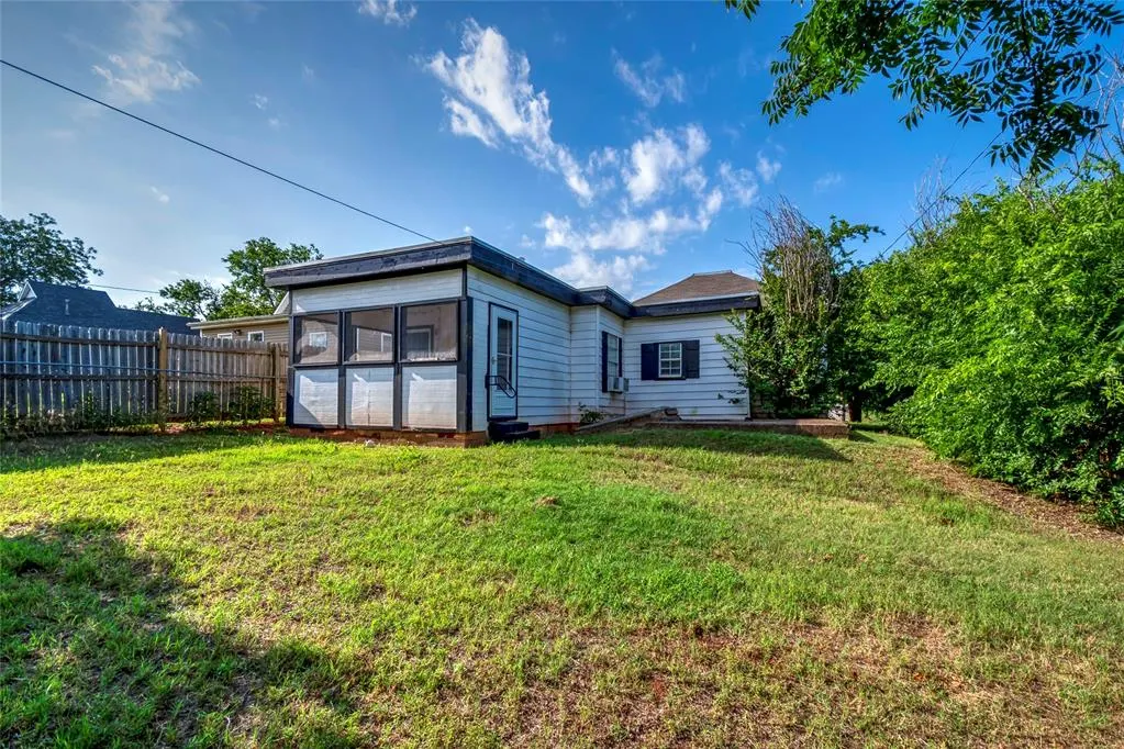 Photo 23 — 324 W 5th Street, Chandler, OK 74834