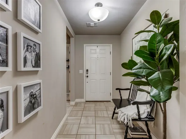 Photo 3 — 2909 Narrowleaf Lane, Oklahoma City, OK 73128