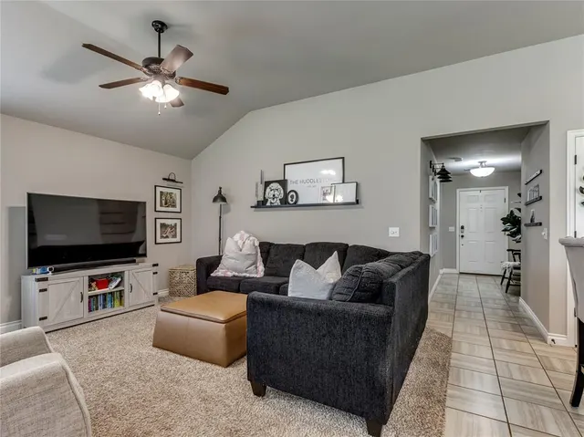 Photo 4 — 2909 Narrowleaf Lane, Oklahoma City, OK 73128