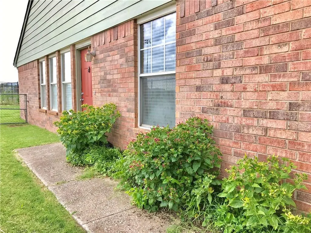 Photo 3 — 1107 N Piedmont Road J, Piedmont, OK 73078
