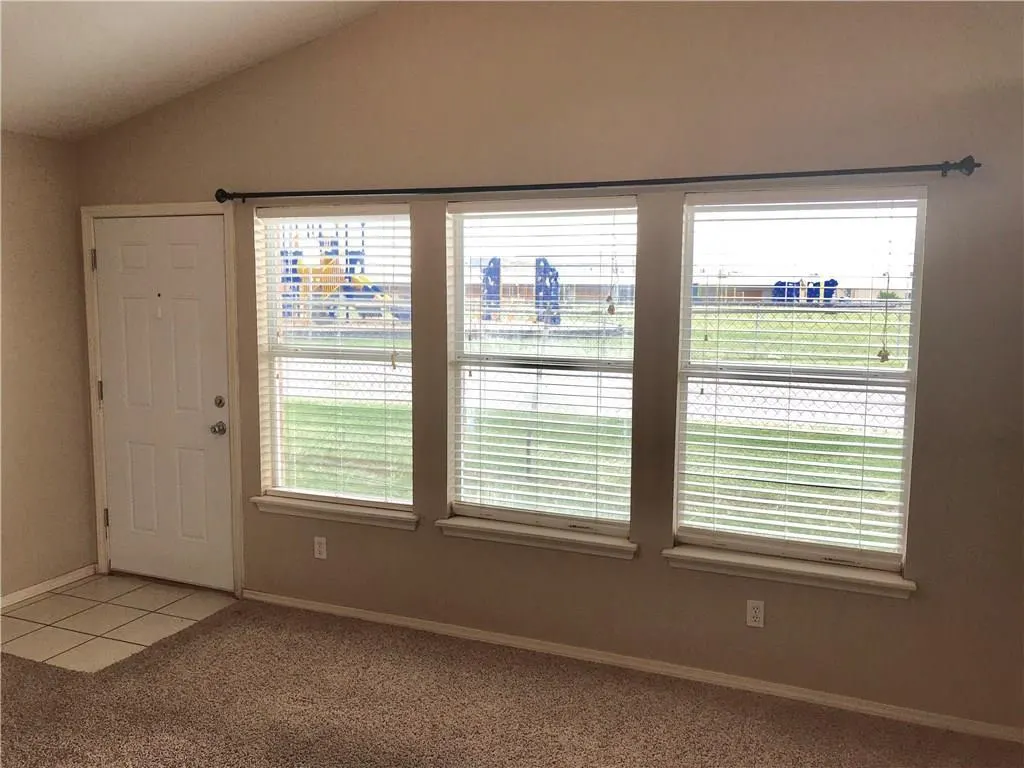 Photo 4 — 1107 N Piedmont Road J, Piedmont, OK 73078