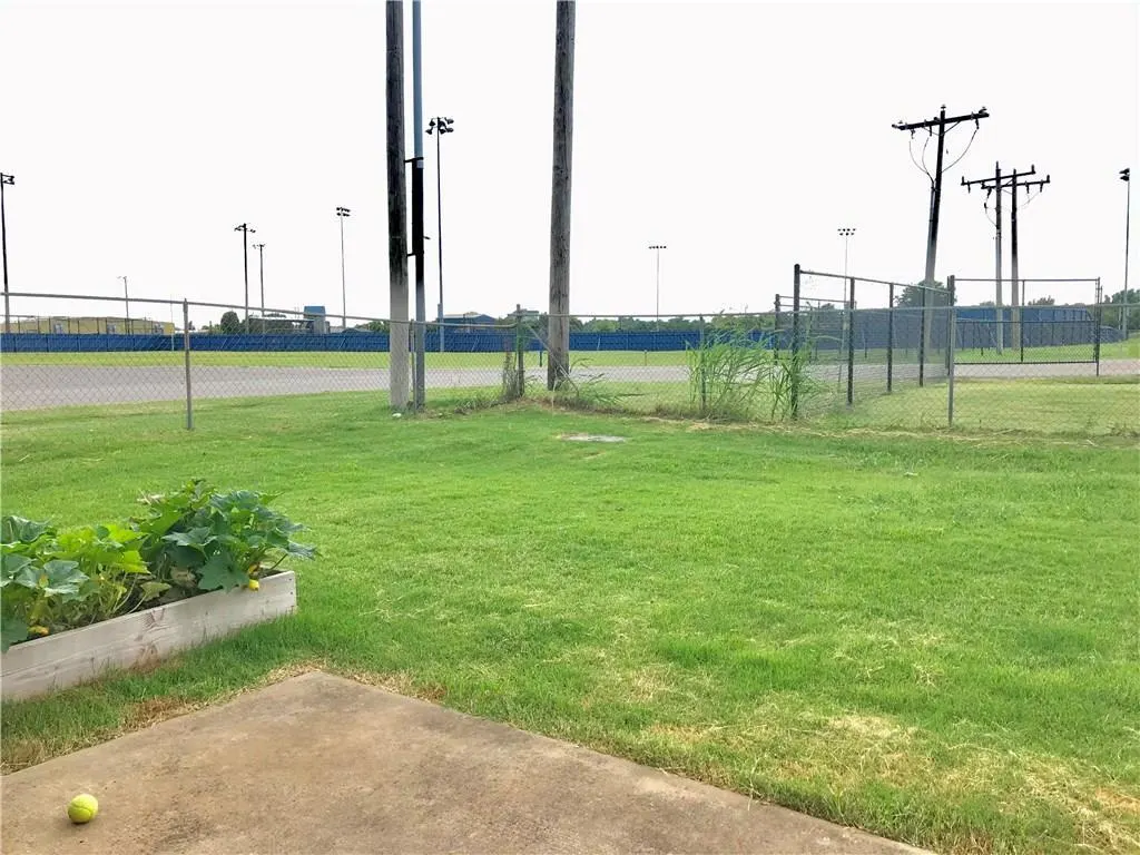 Photo 21 — 1107 N Piedmont Road J, Piedmont, OK 73078