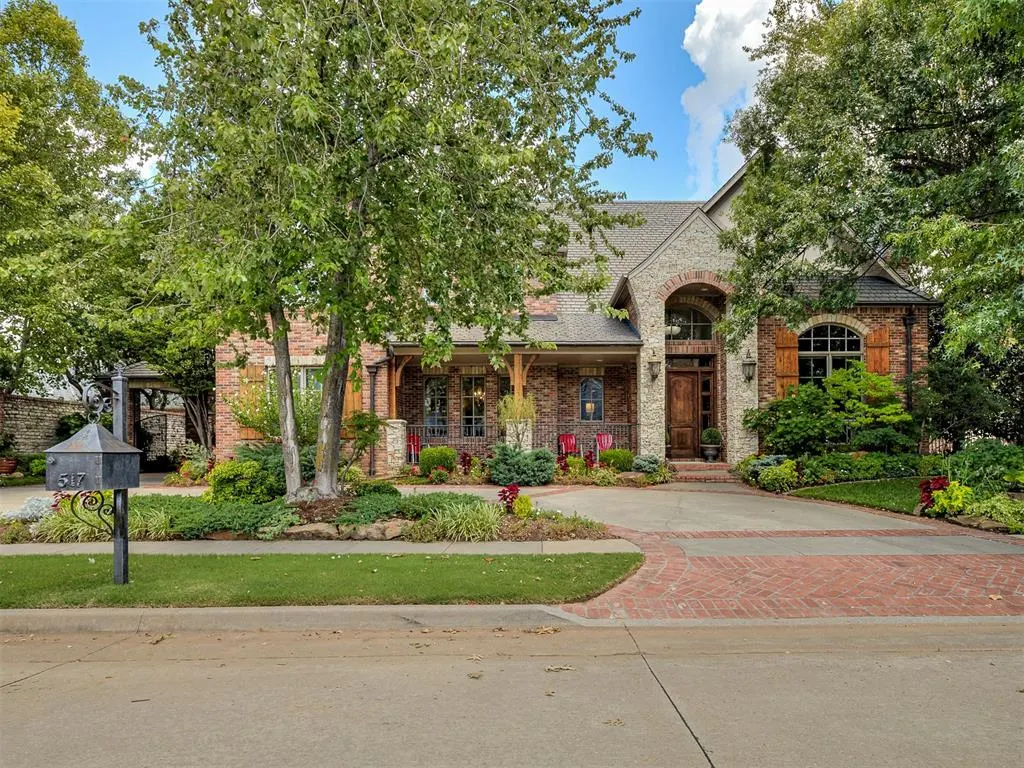 Front exterior — 517 Flint Ridge Drive, Norman, OK 73072
