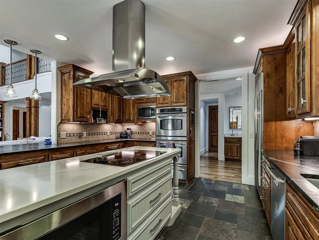 Photo 11 — 517 Flint Ridge Drive, Norman, OK 73072