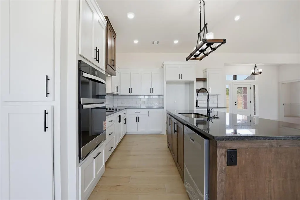 Photo 9 — 2411 Bear Creek Cir Circle, Blanchard, OK 73010