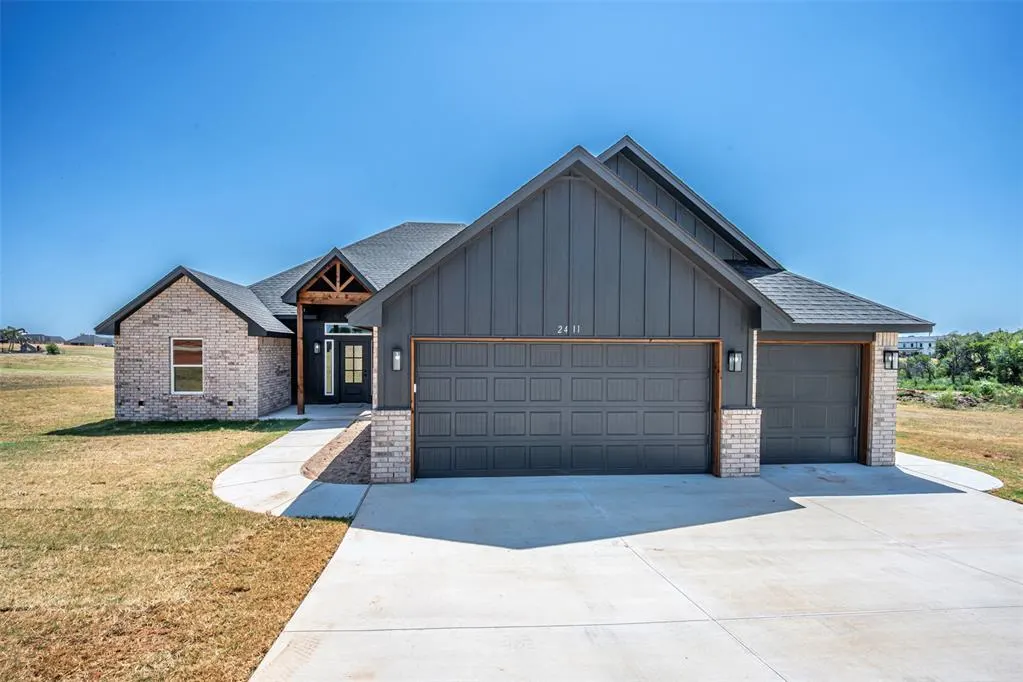 Front exterior — 2411 Bear Creek Cir Circle, Blanchard, OK 73010