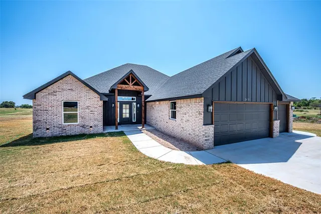 Photo 4 — 2411 Bear Creek Cir Circle, Blanchard, OK 73010