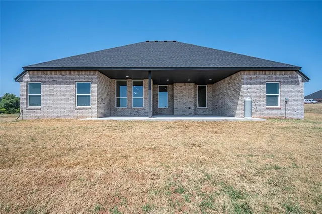 Photo 6 — 2411 Bear Creek Cir Circle, Blanchard, OK 73010