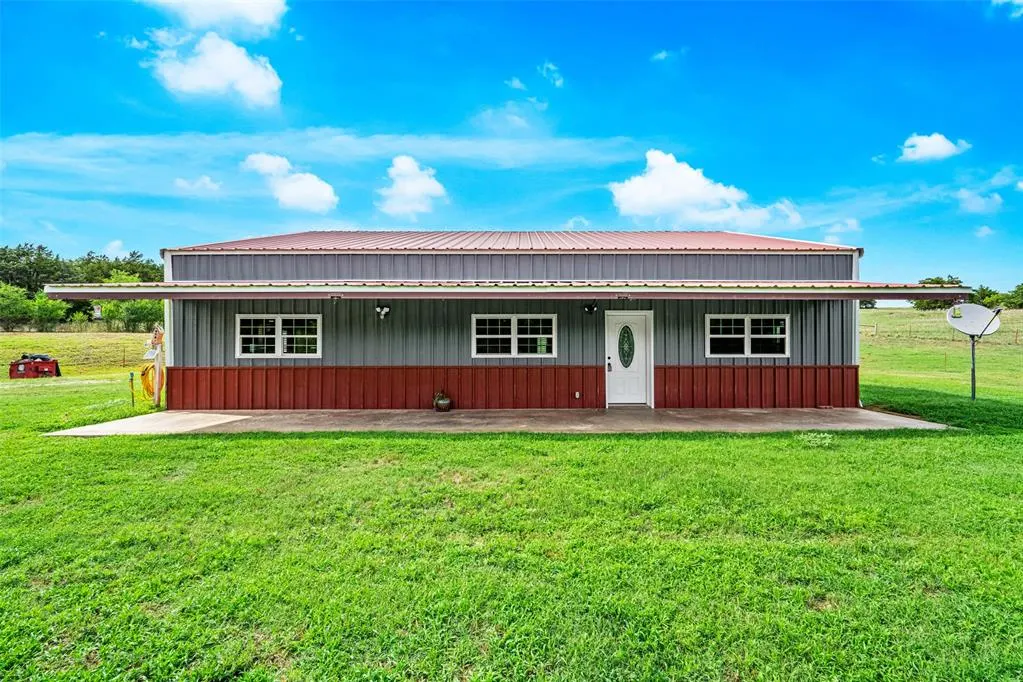 Front exterior — 16156 County Road 1250, Binger, OK 73009