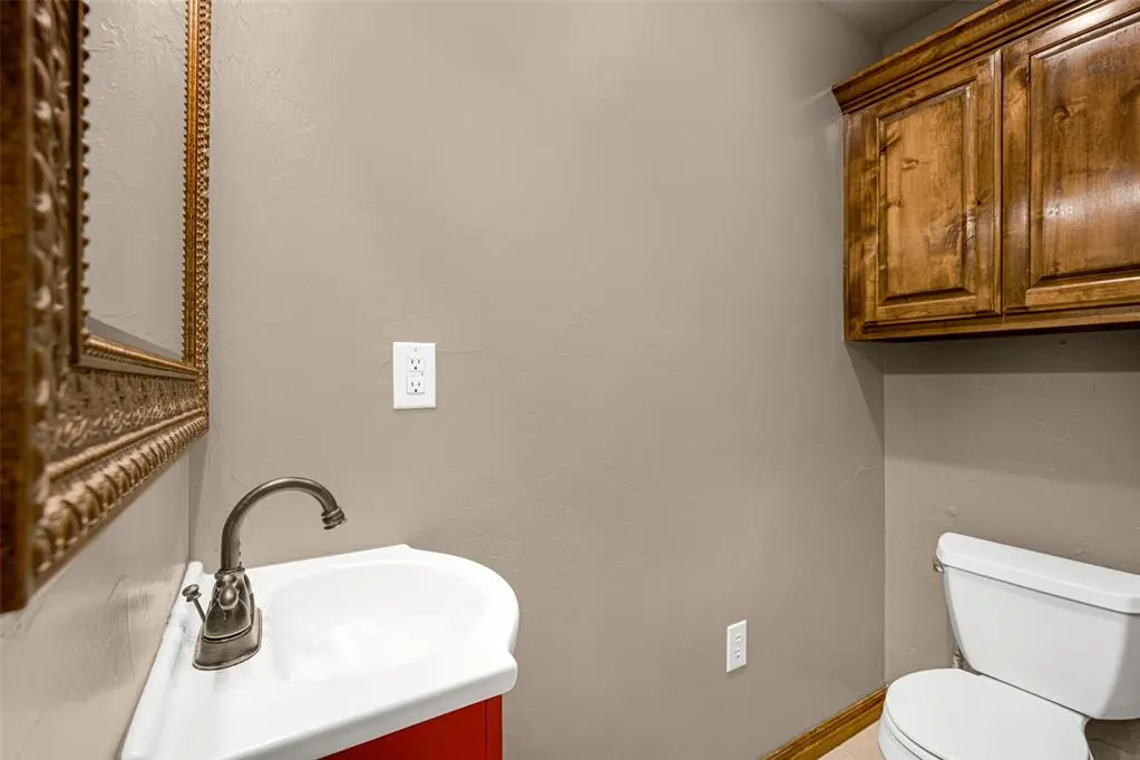 Photo 14 — 16156 County Road 1250, Binger, OK 73009