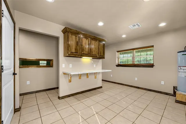 Photo 4 — 16156 County Road 1250, Binger, OK 73009