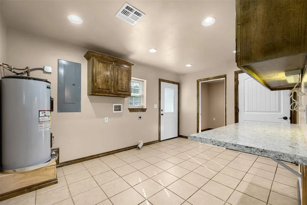 Photo 21 — 16156 County Road 1250, Binger, OK 73009