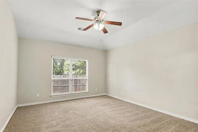 Photo 4 — 11009 SW 39th Court, Mustang, OK 73064