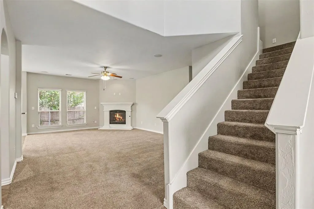 Photo 5 — 11009 SW 39th Court, Mustang, OK 73064
