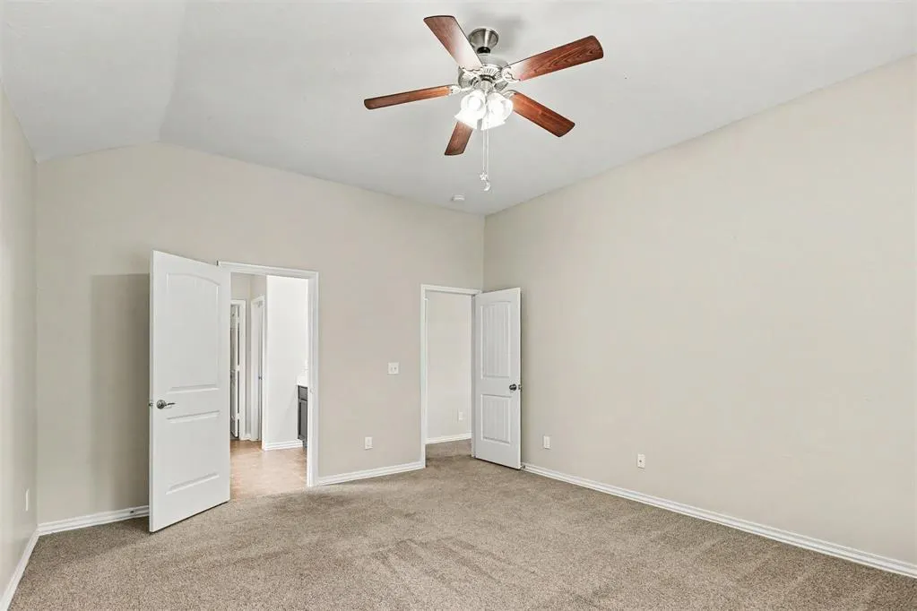 Photo 13 — 11009 SW 39th Court, Mustang, OK 73064