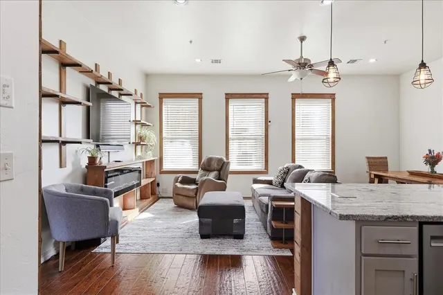 Photo 5 — 501 S Fretz Avenue, Edmond, OK 73003