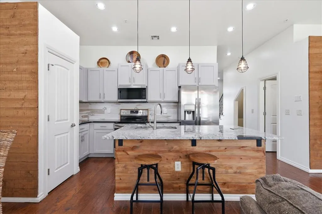 Photo 9 — 501 S Fretz Avenue, Edmond, OK 73003