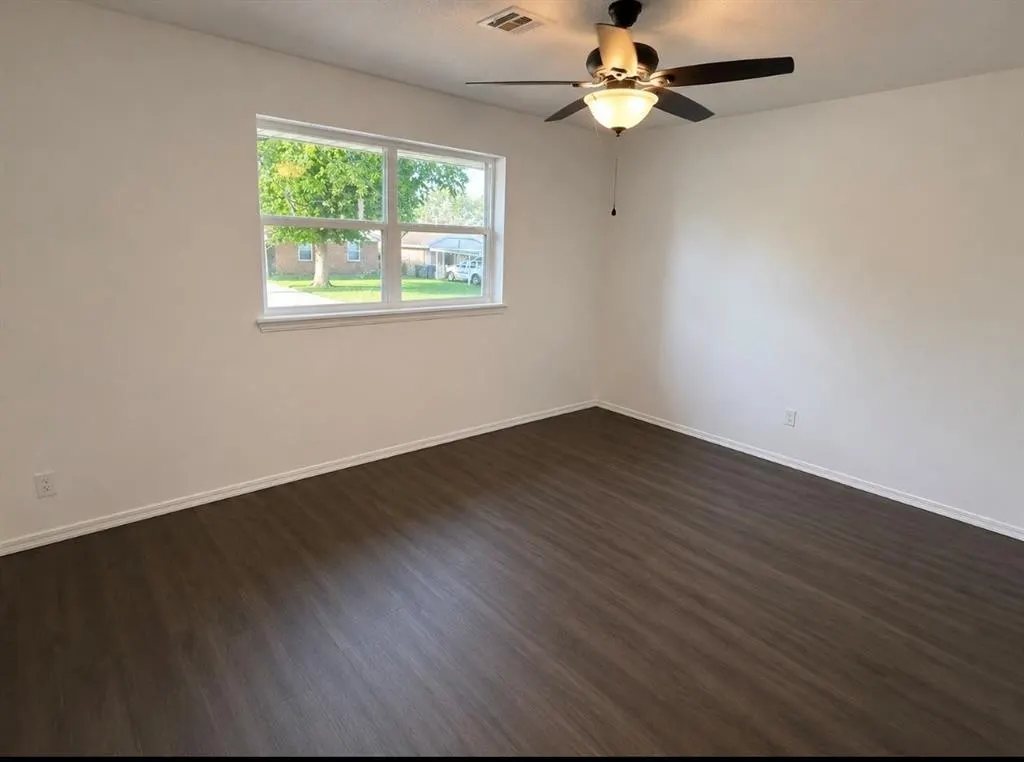 Photo 13 — 204 E Bass Avenue, Yukon, OK 73099