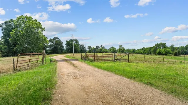 Photo 2 — 496 Cottonwood Trail, Broken Bow, OK 74728
