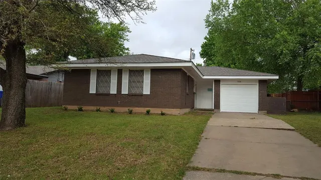 Front exterior — 1508 Southern Heights Avenue, Norman, OK 73072