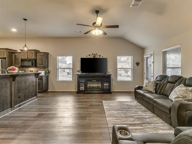 Photo 8 — 12487 Lakota Drive, Choctaw, OK 73020
