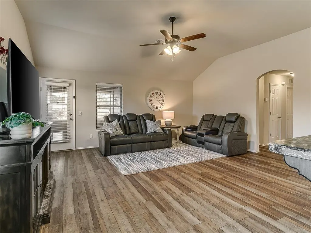 Photo 9 — 12487 Lakota Drive, Choctaw, OK 73020