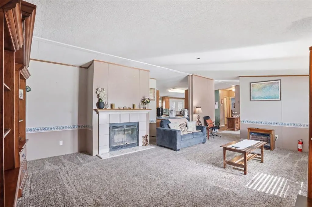 Photo 5 — 115 Holly Street, Perry, OK 73077