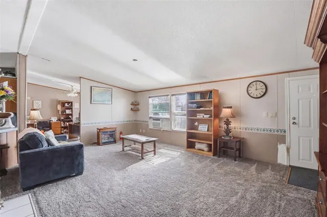 Photo 6 — 115 Holly Street, Perry, OK 73077